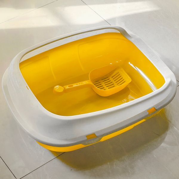 Litter Box With Scoop